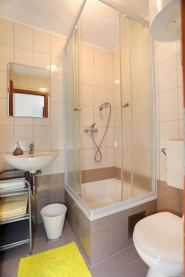 Guesthouse Kate Trogir Exterior photo