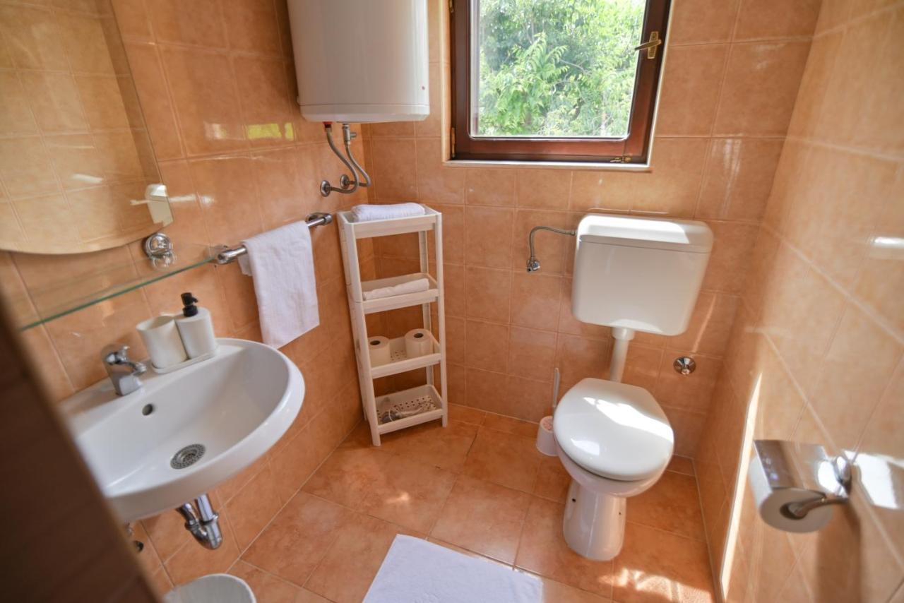 Guesthouse Kate Trogir Exterior photo