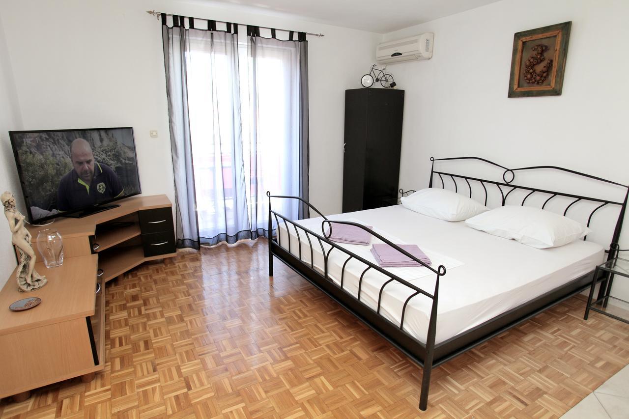 Guesthouse Kate Trogir Exterior photo