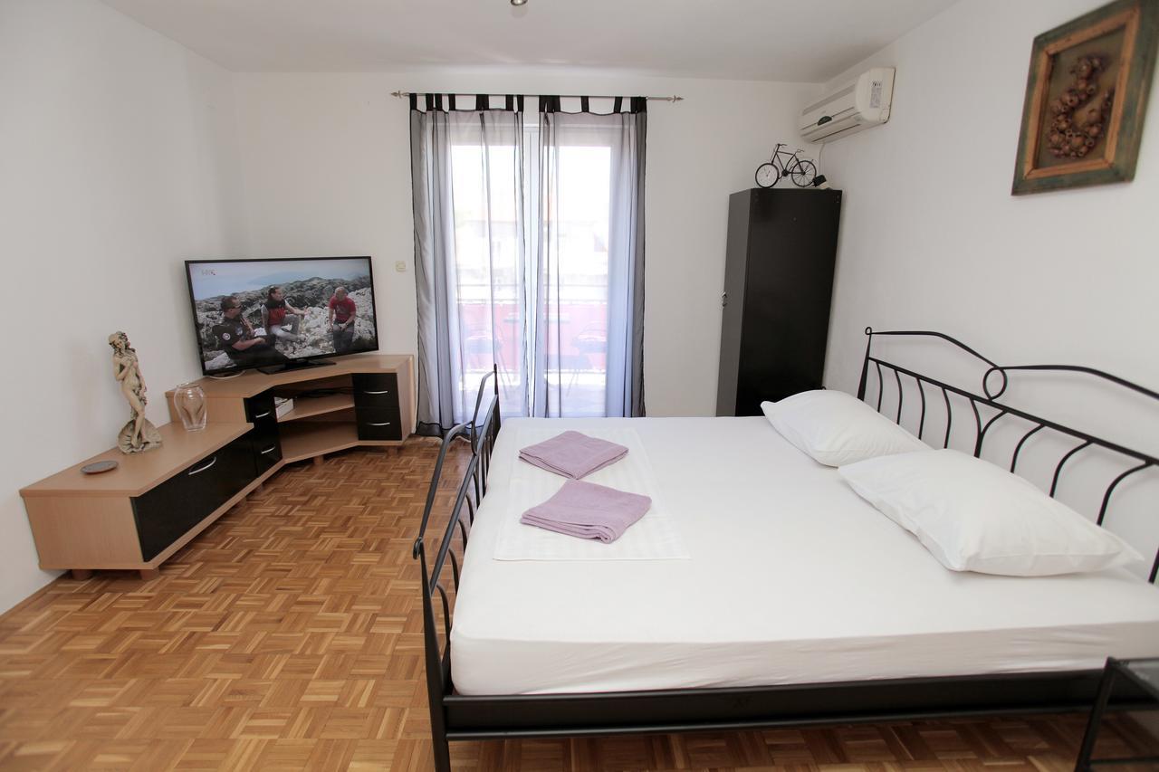 Guesthouse Kate Trogir Exterior photo